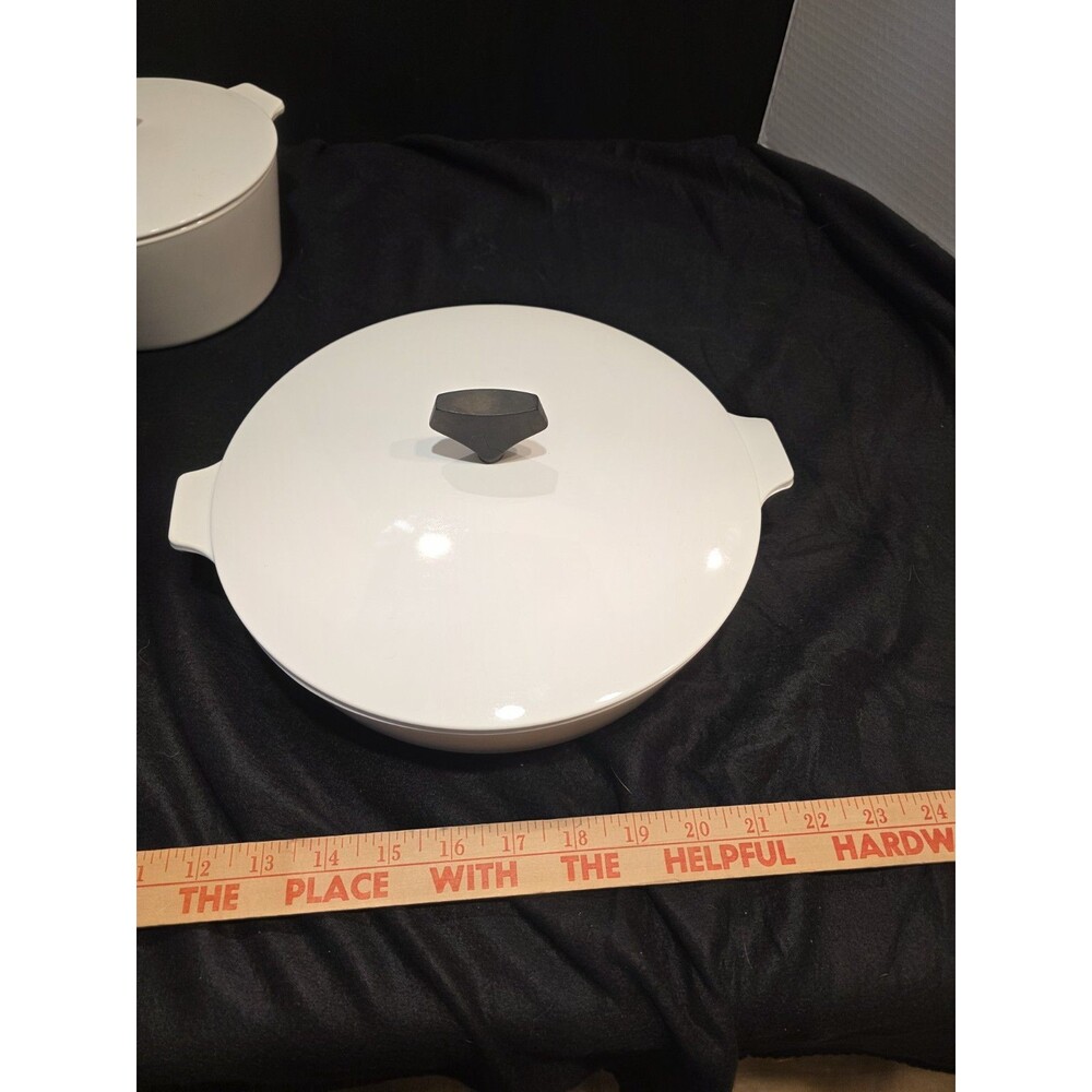 corning ware vintage B-1 3/4 QT And B-10-B‎ 10" Skillet With Lids - Picture 7 of 16